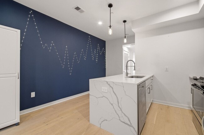 Building Photo - 531 Kennedy St NW