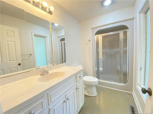 Building Photo - 3299 Liverpool Dr