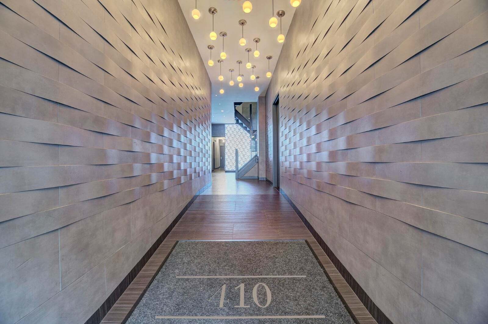 Building Photo - 410 E 13th St