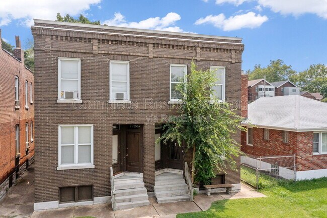 Building Photo - 4222 S 38th St