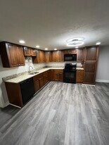 Building Photo - 24 Ash St