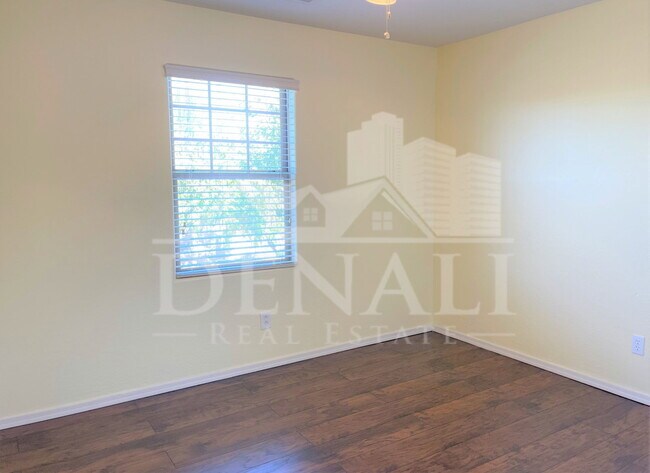Building Photo - 2741 E Bart St