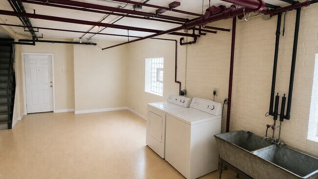 Building Photo - 3744 W Leland Ave
