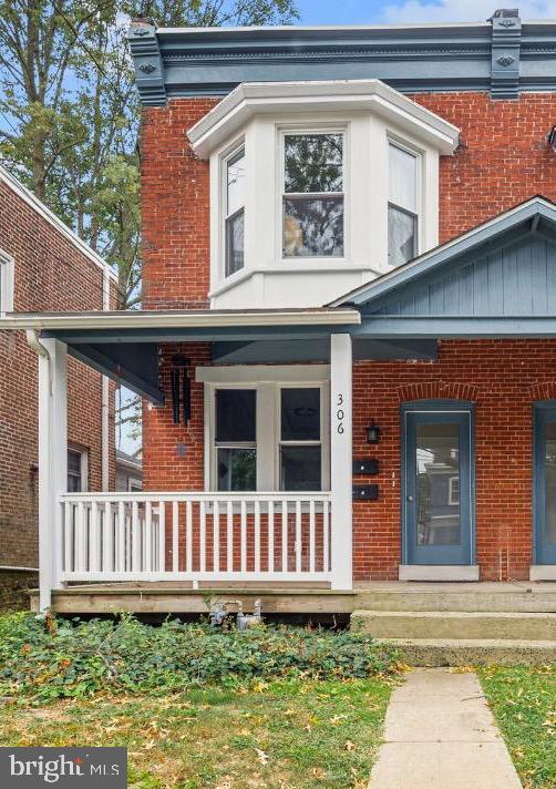 Building Photo - 306 E Front St