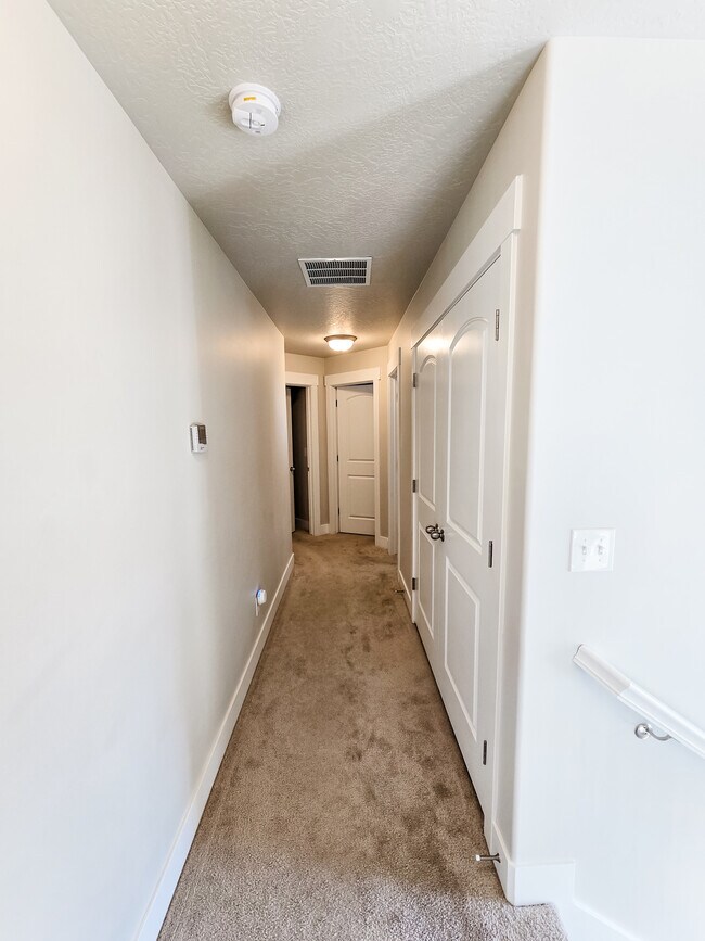 Building Photo - 261 W 490 N