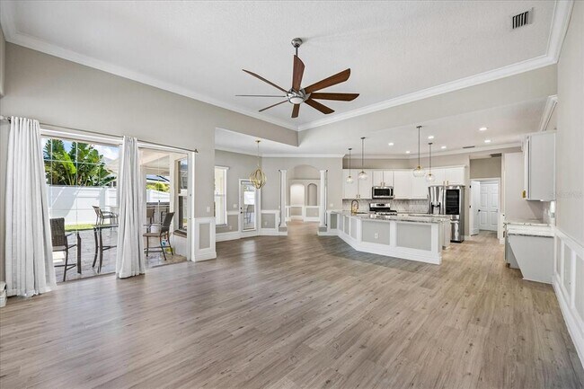 Building Photo - 12422 Creek Edge Dr