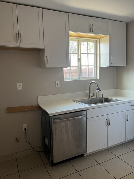 Kitchen - 834 W 106th St