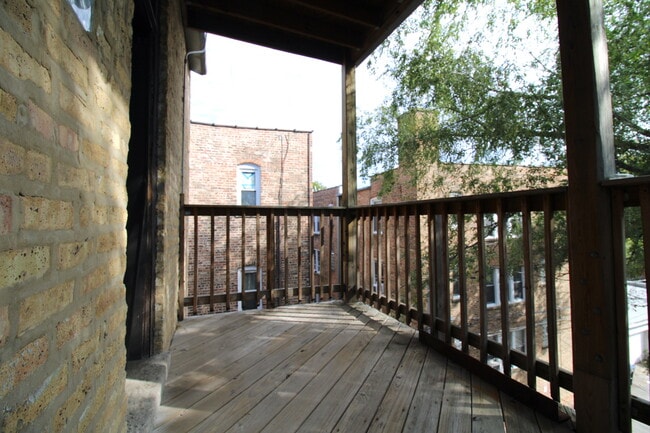 Building Photo - 1517 W Jonquil Terrace