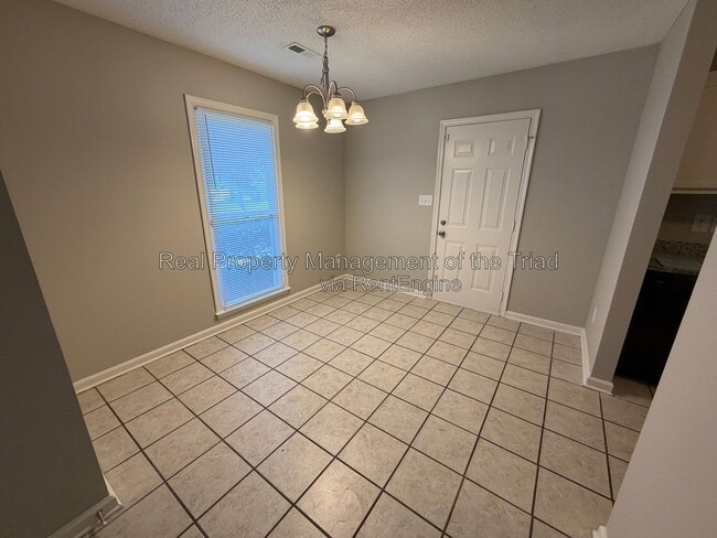 Building Photo - 6907 Cedar Bend Ct