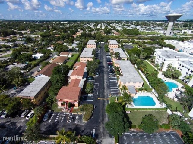 Building Photo - 512 SE 20th Ave