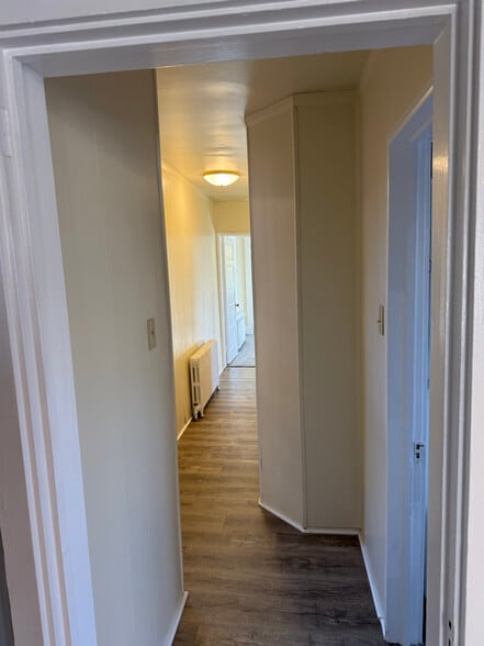 Building Photo - 322 S West End Ave