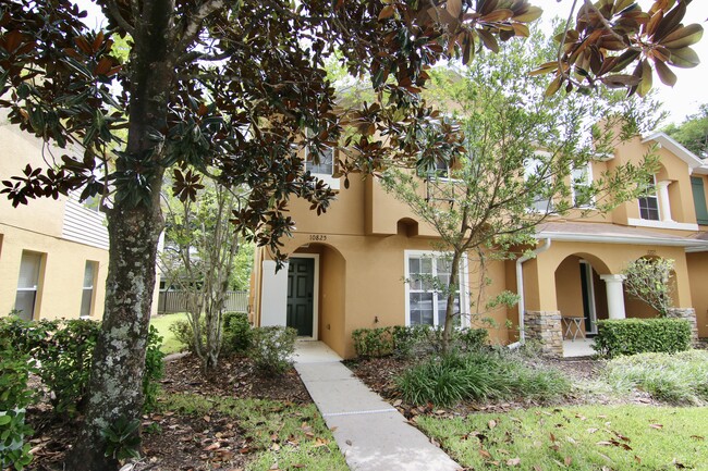 Main entry - 10825 Lake Saint Charles Blvd