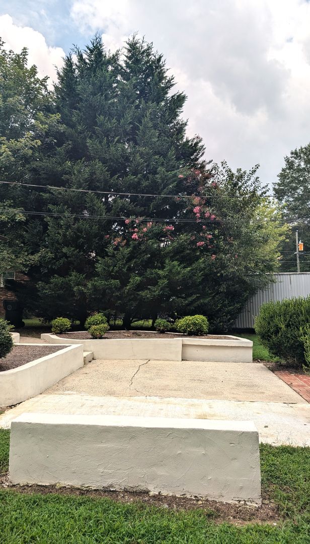 Building Photo - CherryVille Downtown, 3 bedroom, 100% Upgraded.