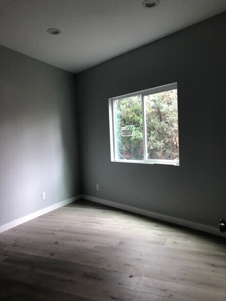 Building Photo - 207 Santa Clara Plz
