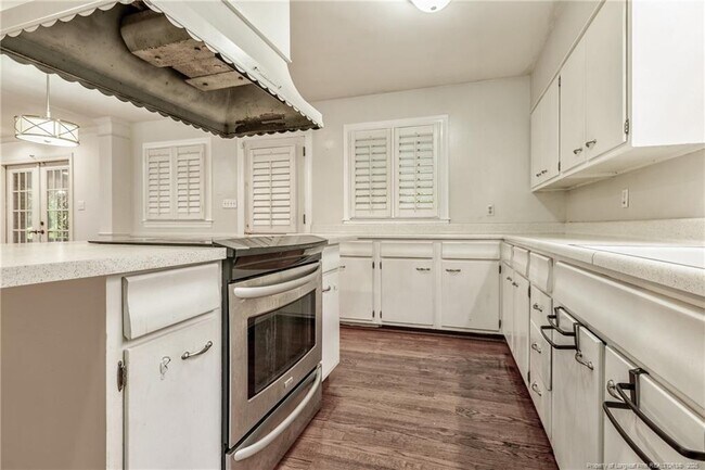 Building Photo - 116 S Churchill Dr