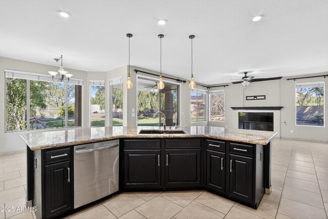 Building Photo - 4302 E Mossman Rd