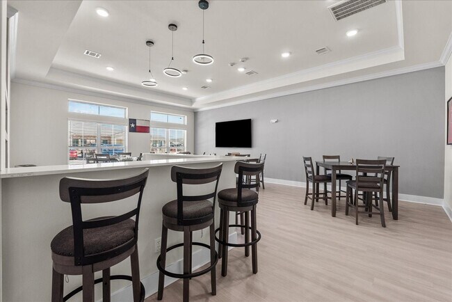 Building Photo - 540 Hobbs Rd