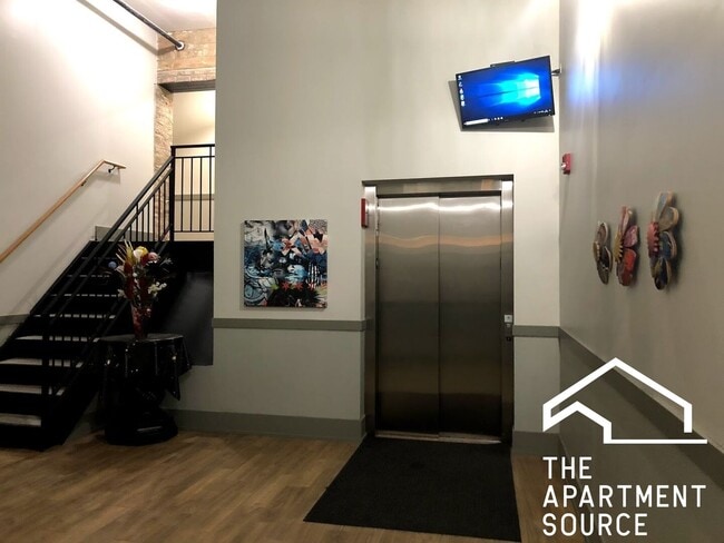 Building Photo - 1432 W 21st St