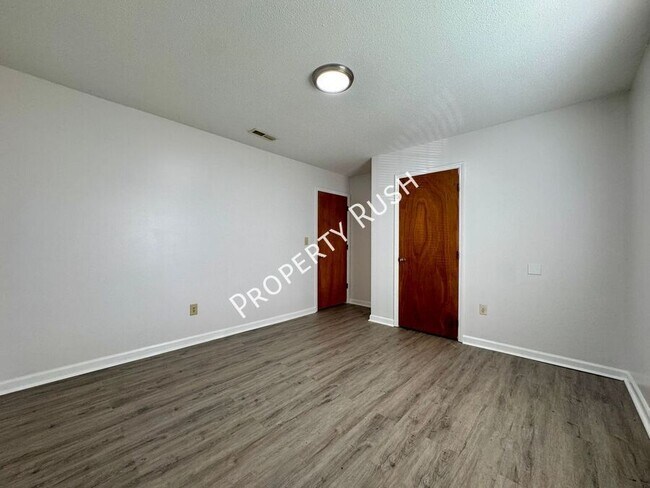 Building Photo - 5009 Marylin Ln