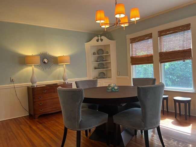 Building Photo - Beautiful East Rock Single Family House