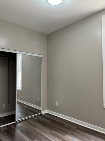 bed2 - 1615 W Barry Ave