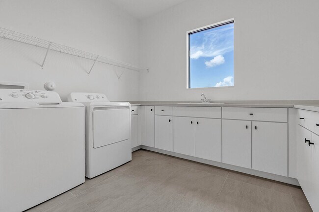 Building Photo - 9523 Riverside Pk Dr
