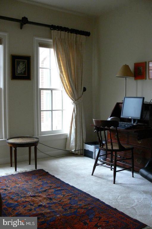 Building Photo - 1828 Potomac Greens Dr