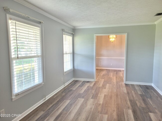 Building Photo - 2512 W 27th St