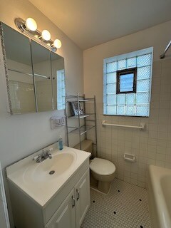 Building Photo - 5135 S Kenwood Ave