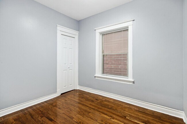 Building Photo - 1341 N Ashland Ave