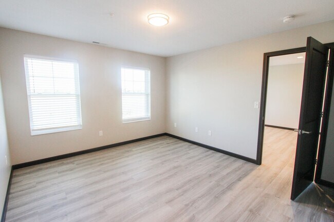 Building Photo - New! Beautiful 1 Bed, 1 Bath Apartment in ...