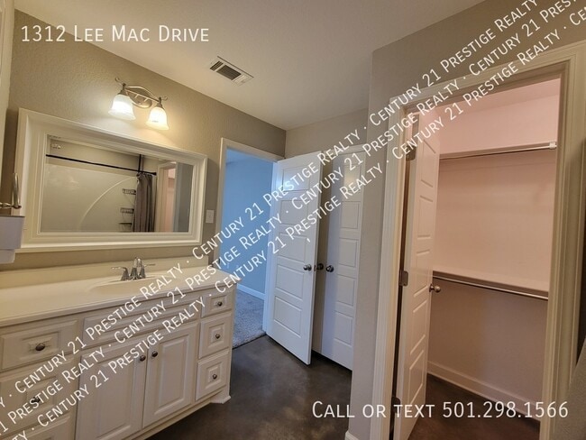 Building Photo - 1312 Lee Mac Dr