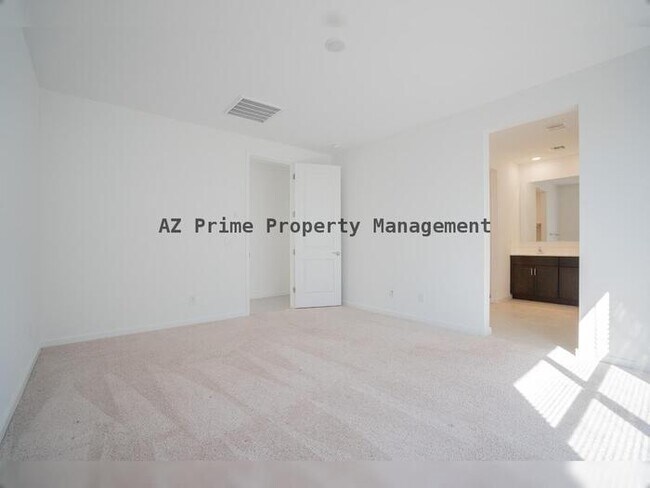 Building Photo - 17317 W Running Deer Trl