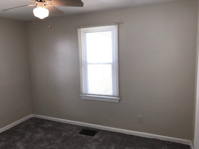 Building Photo - 4637 Southern Blvd