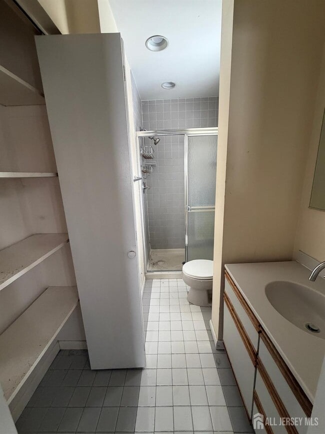 Building Photo - 16 Barnett Rd