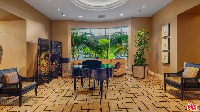 Building Photo - 10724 Wilshire Blvd