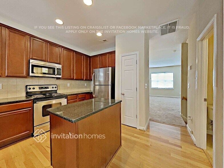 Building Photo - 9630 Kings Parade Blvd