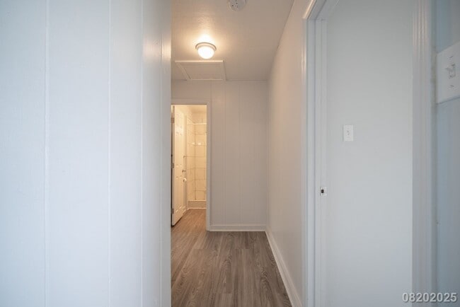 Building Photo - 3br - 910ft2 - 3br/1ba/2pkg Halawa Heights...