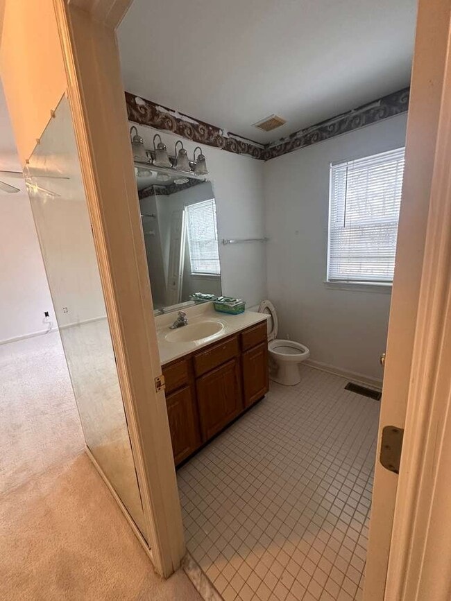 Building Photo - 10159 Forest Hill Cir