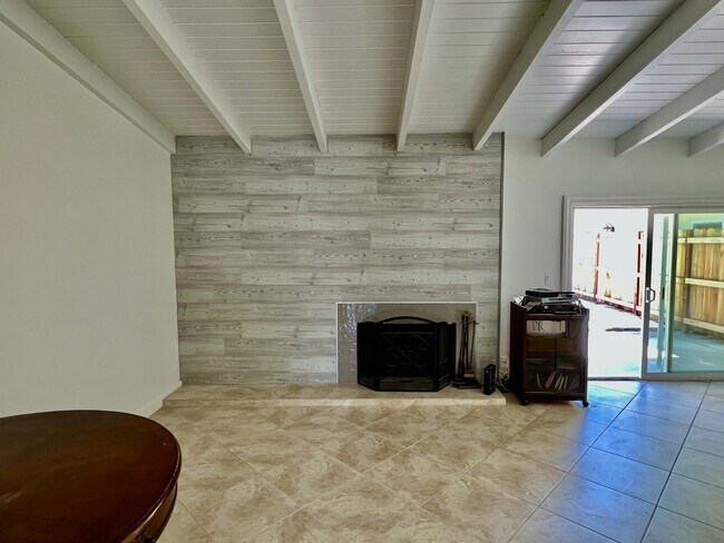 Fireplace - 5352 Bayer Pl