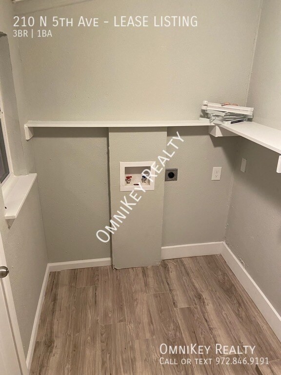 Building Photo - 210 N 5th Ave