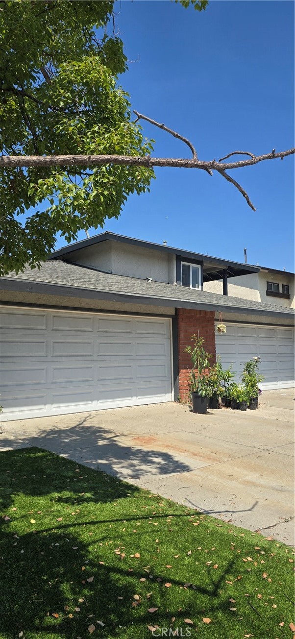Building Photo - 266 S Foley Pl