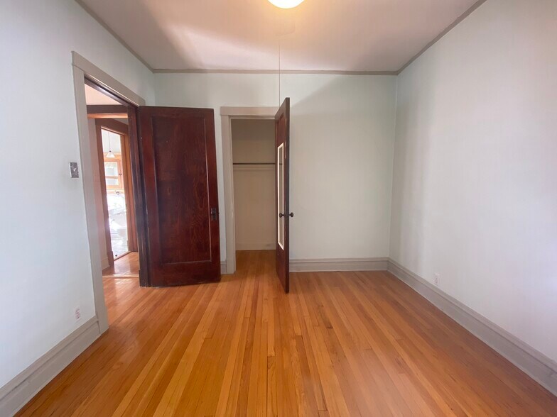 Building Photo - 607 N Humphrey Ave