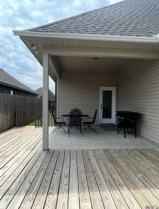 Building Photo - 1224 Gentle Wind Dr