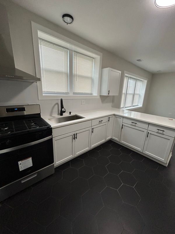 Building Photo - 1110 W Marquette Rd