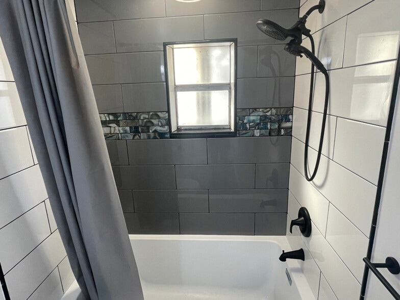 Building Photo - 3115 Marshall Dr