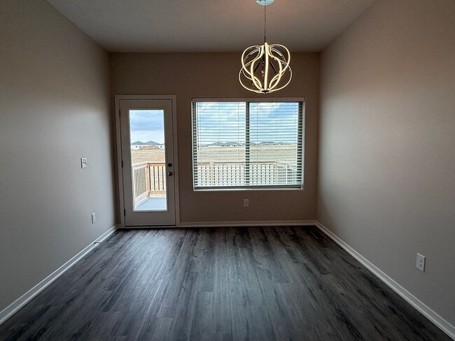 Building Photo - Spacious 2 bed/2.5 bath daylight Townhome in SE Lincoln
