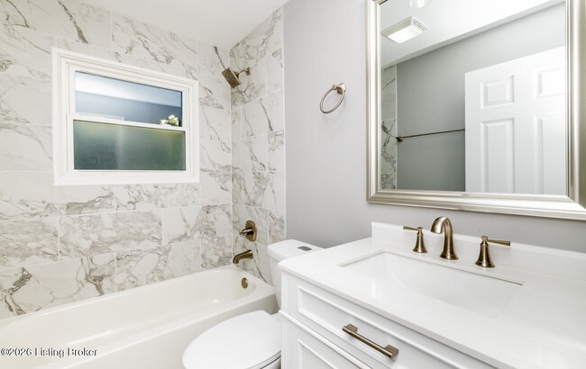 Building Photo - 204 W Warfield St