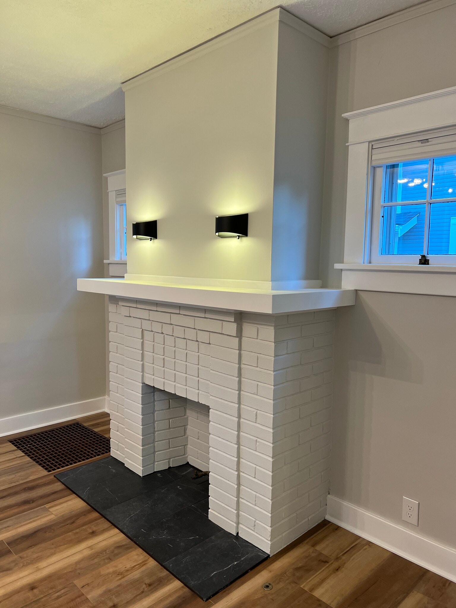 Hearth - 337 Monteray Ave