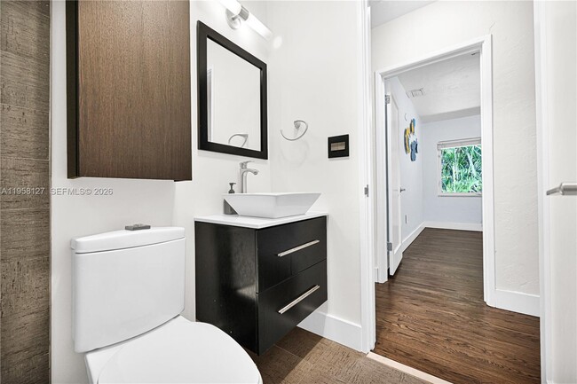 Building Photo - 295 De Leon Dr